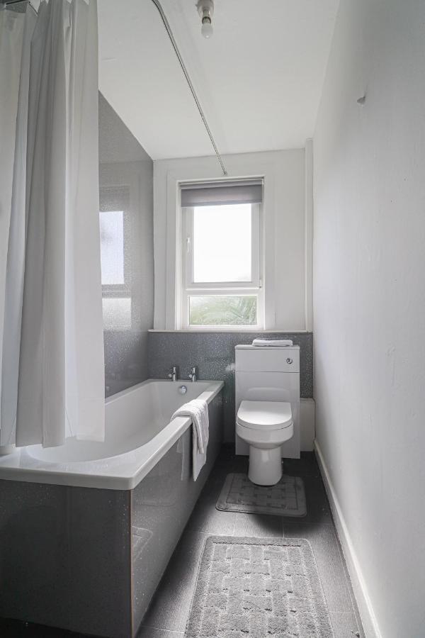 The Cove Apartment Гурок Екстериор снимка